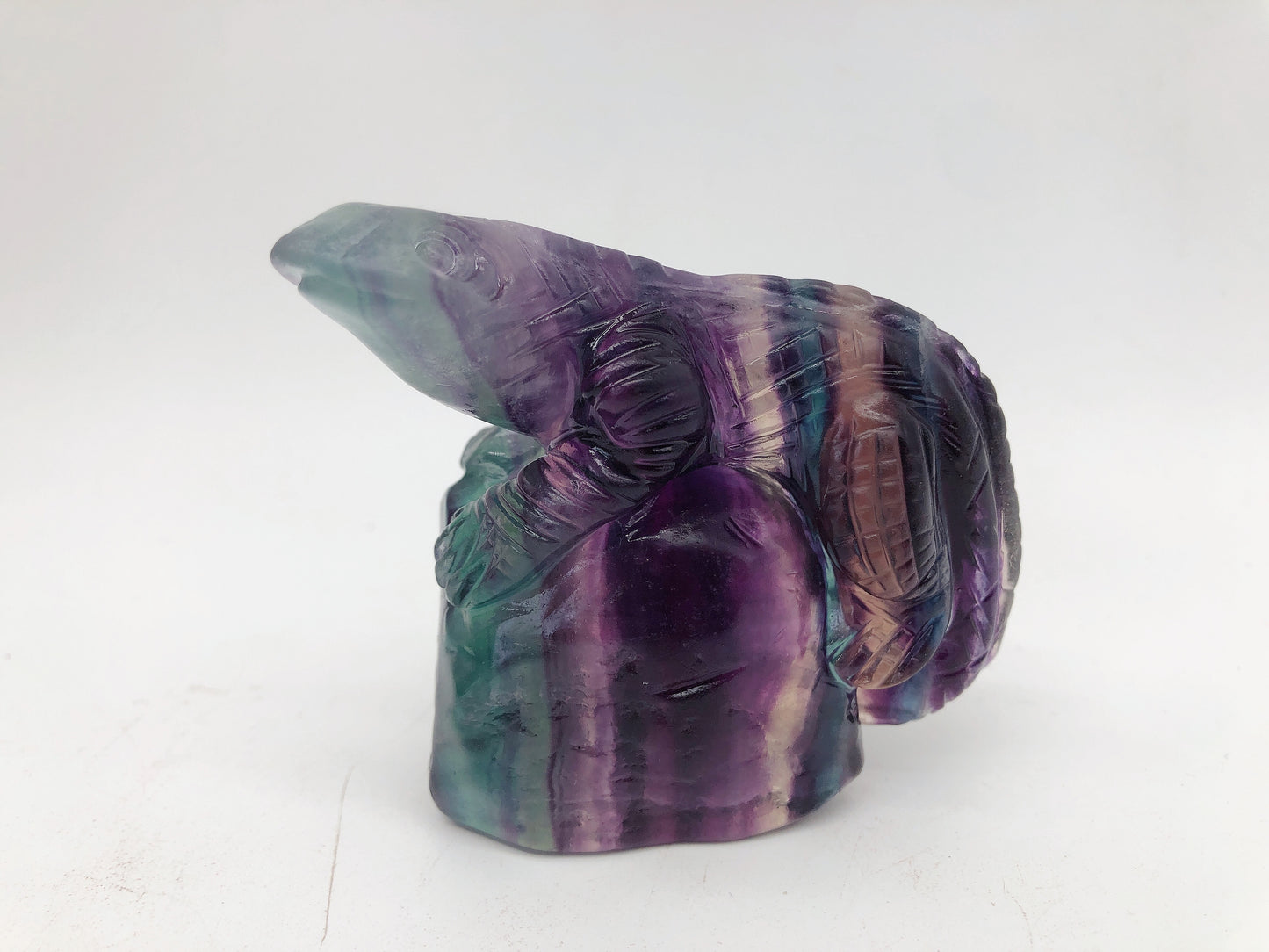 Fluorite lizard carving
