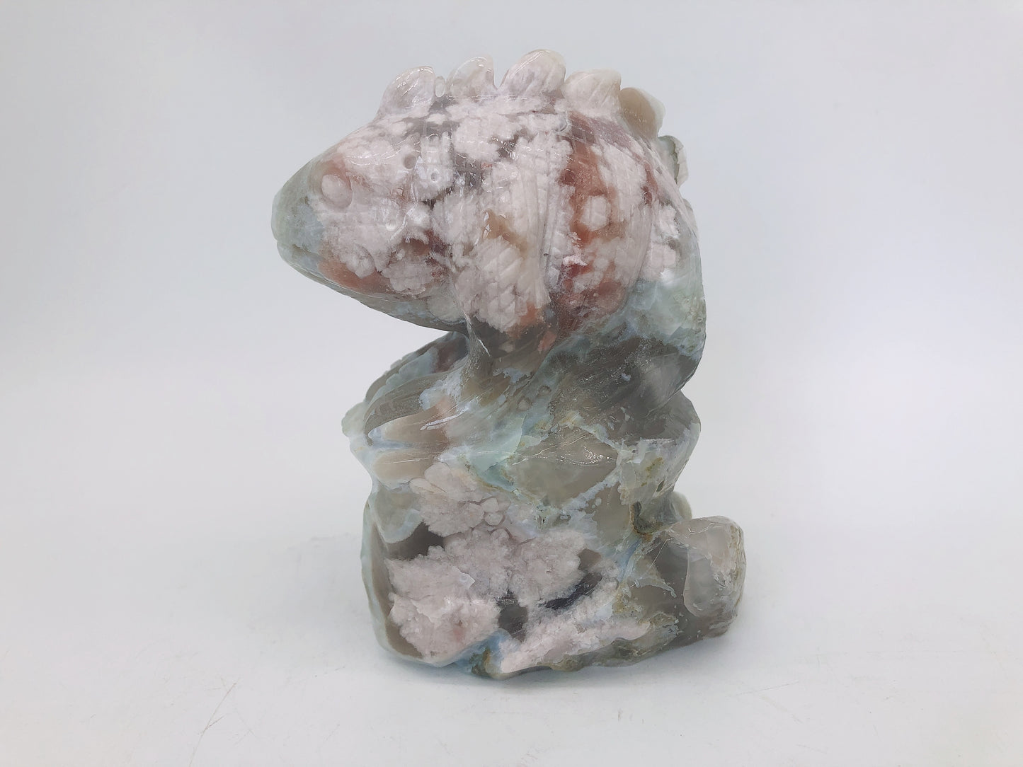 Green flower agate lizard carving