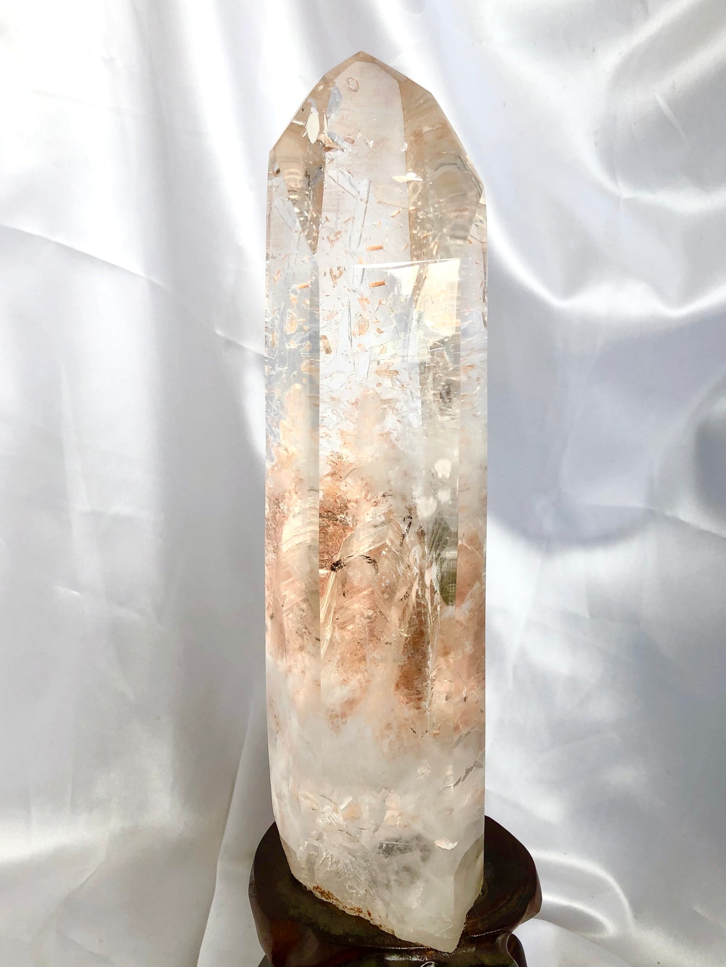 Big ciear quartz tower with stand