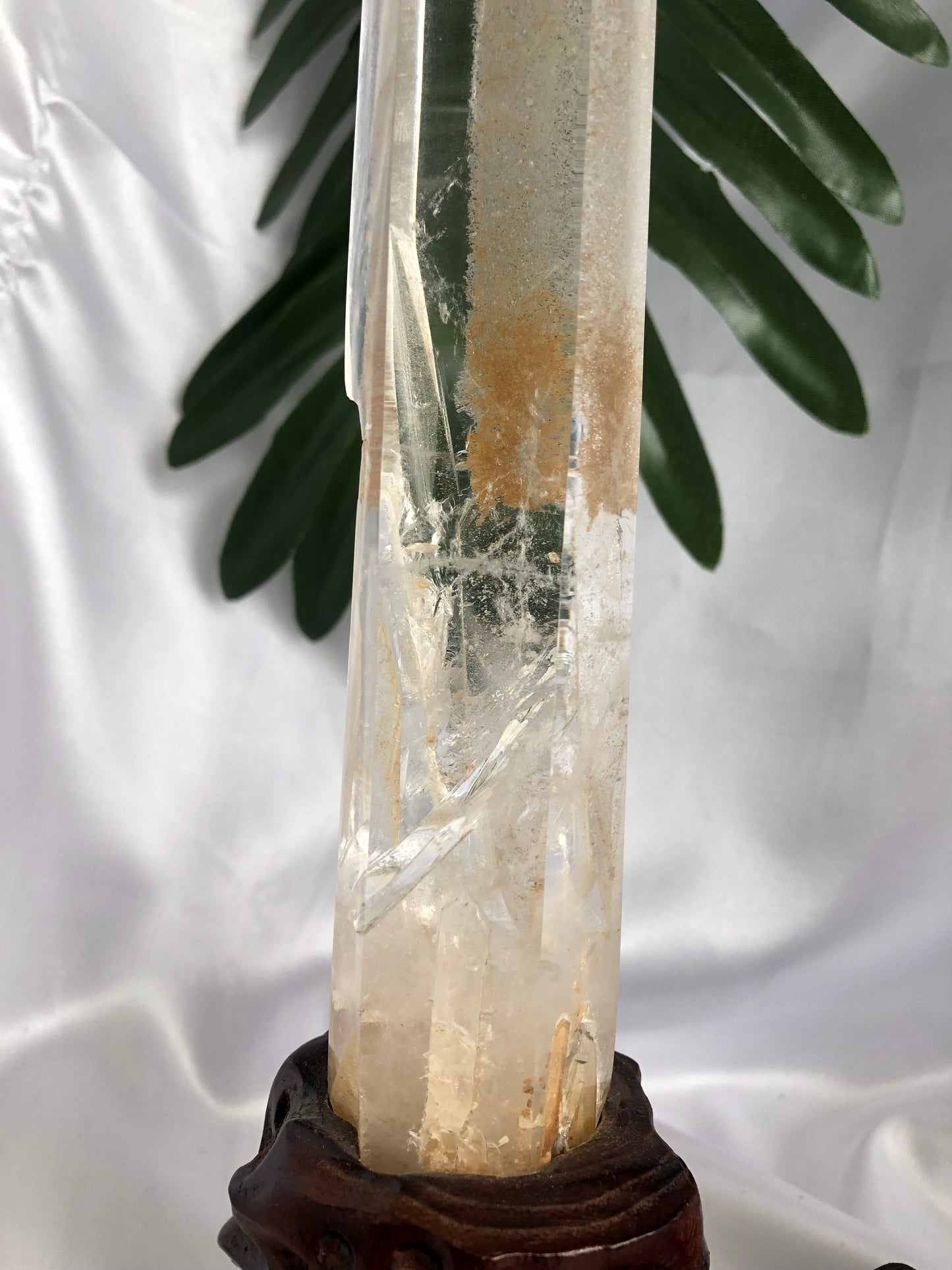 Clear quartz tower with stand
