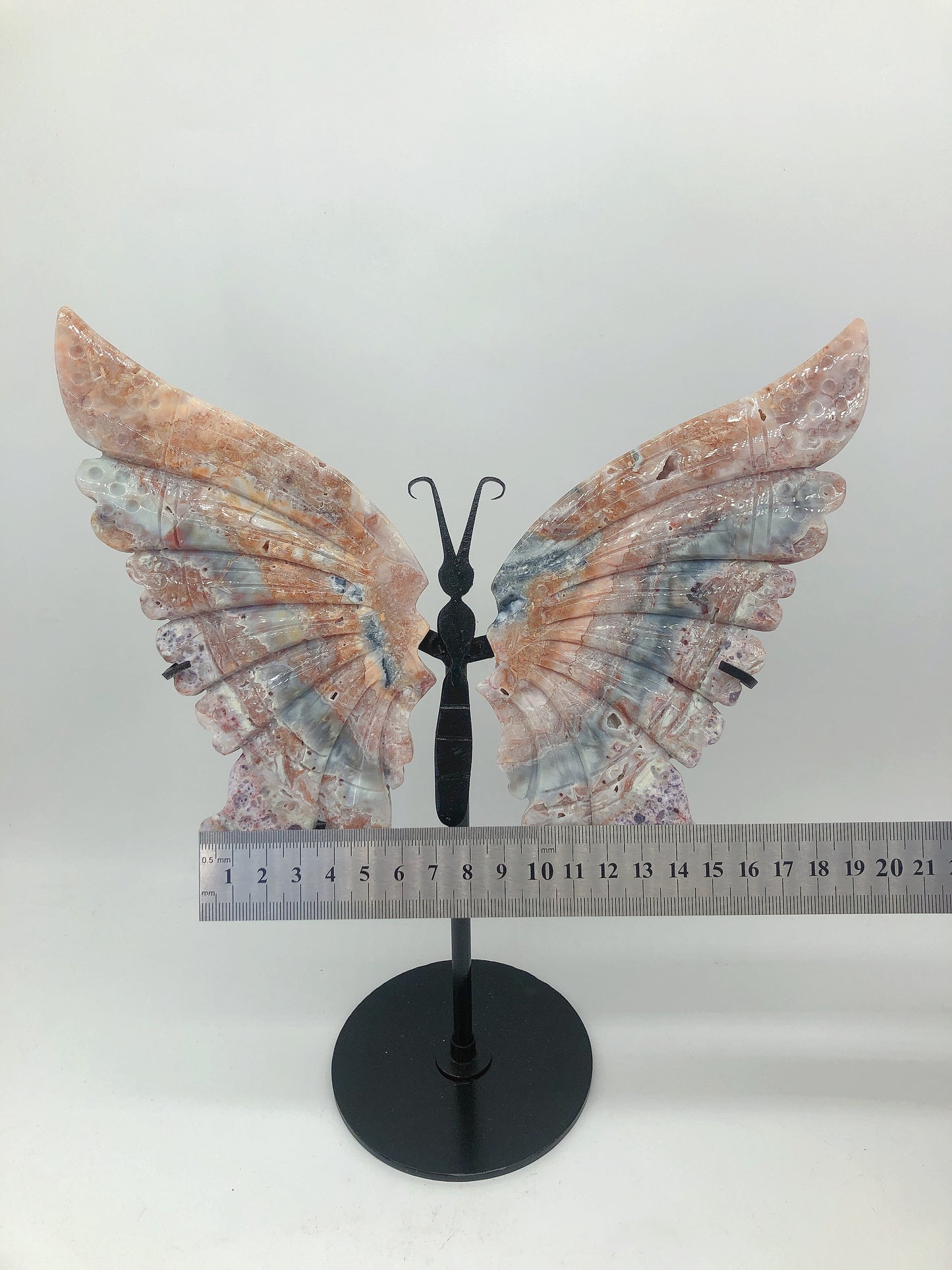 Crazy agate wing carving