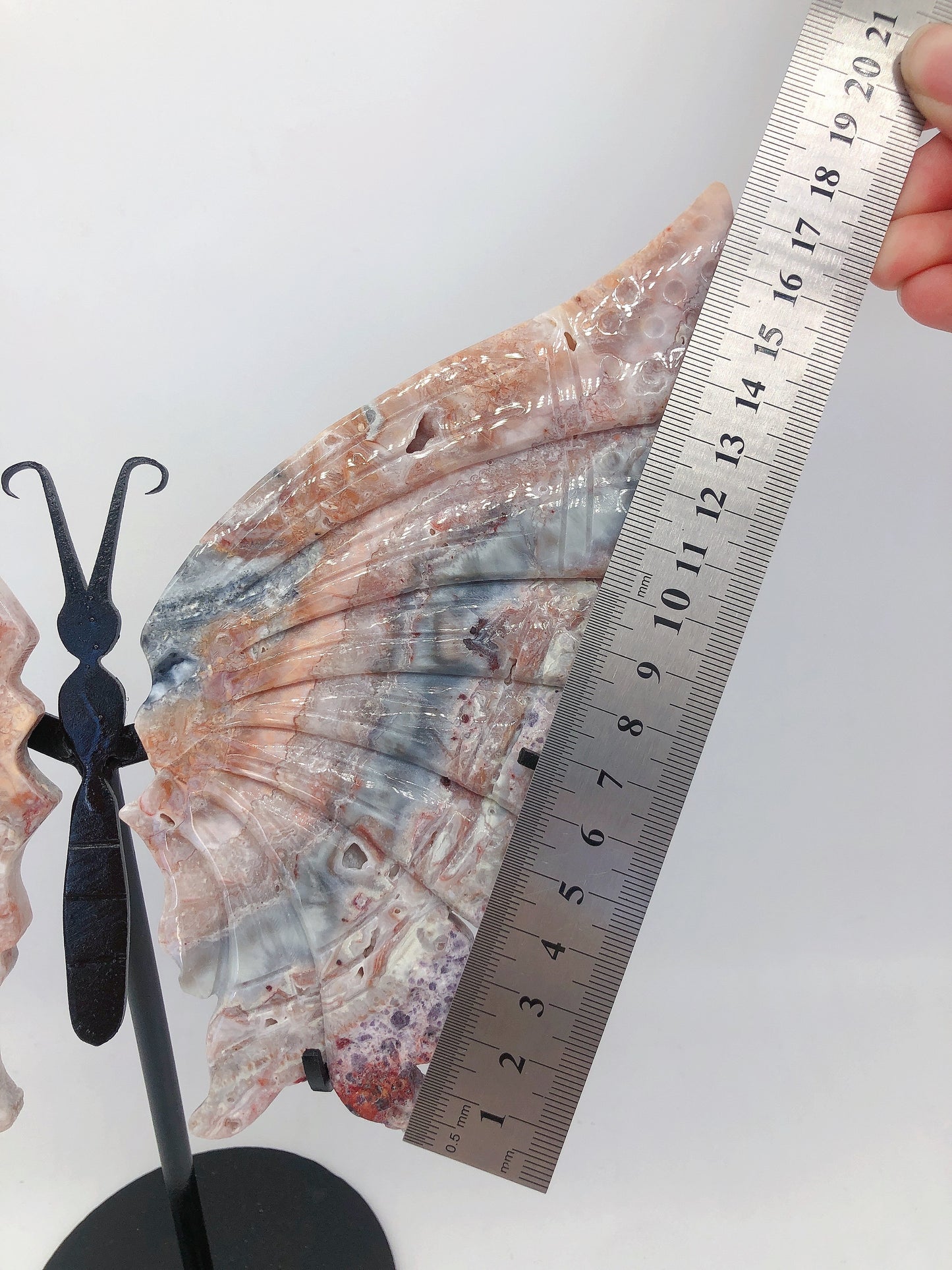 Crazy agate wing carving