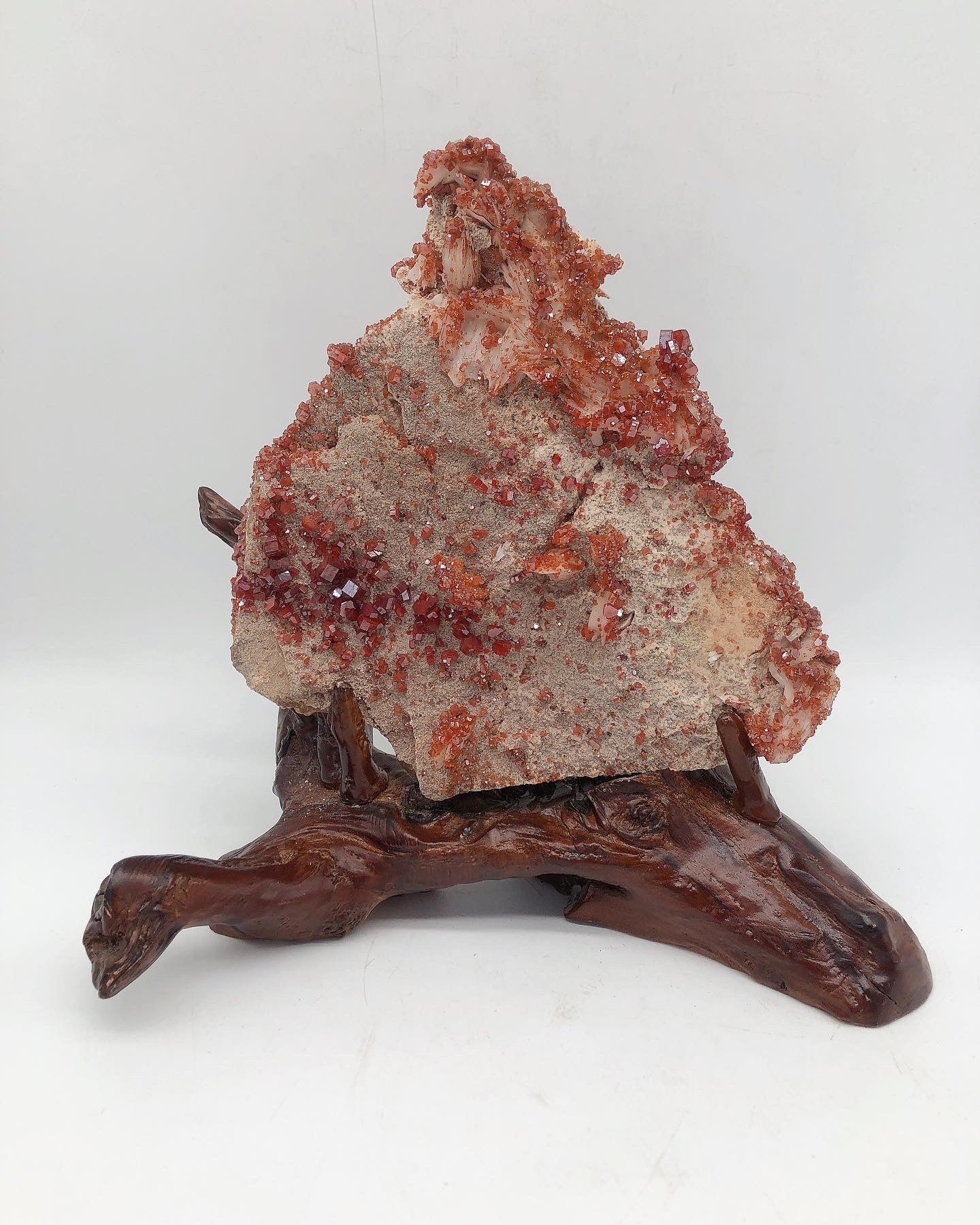 Red crystal raw stone