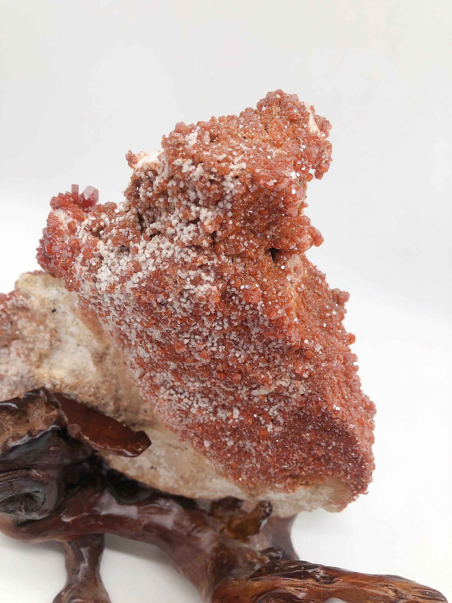Red crystal raw stone