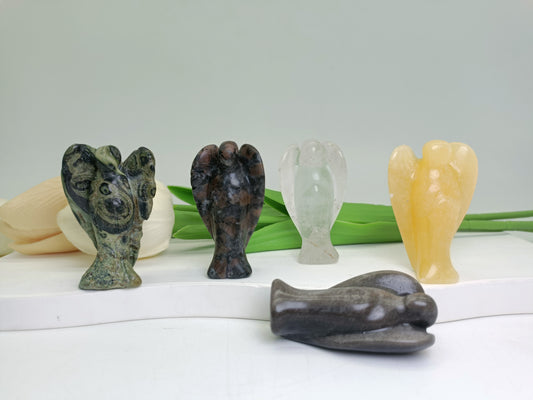 Small angel carving