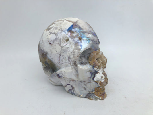 Aura agate skull carving