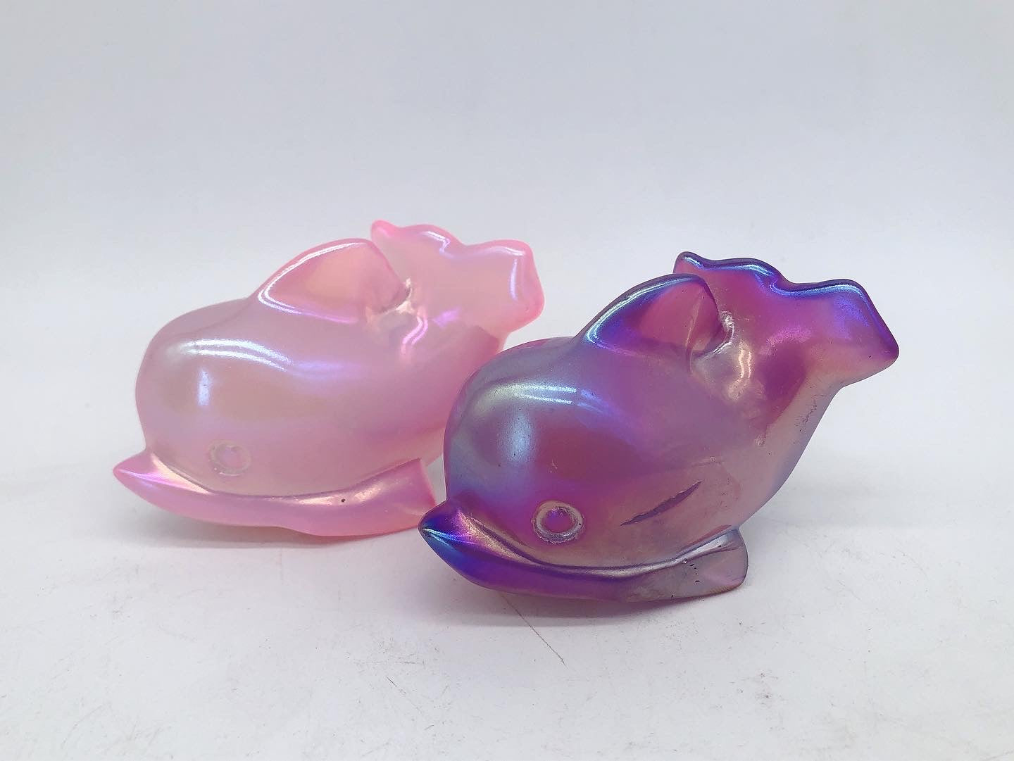 Aura dolphin carving