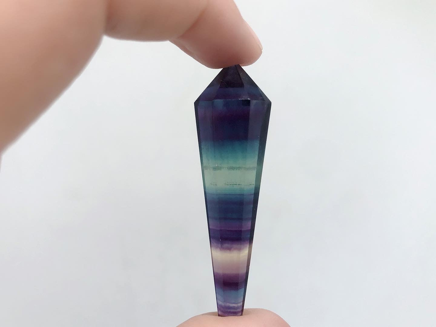 Rainbow fluorite vogel