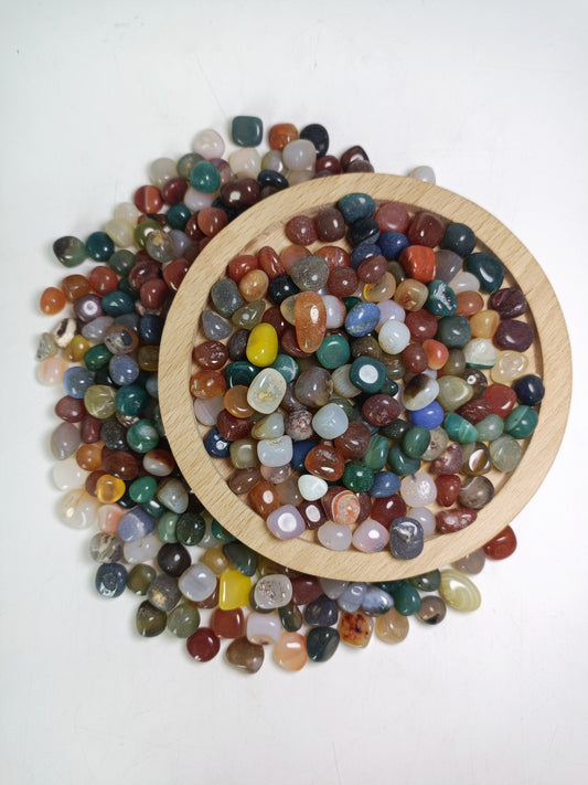 Color agate chip