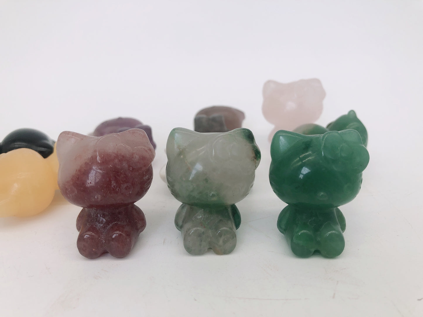 Mini hello kitty carving