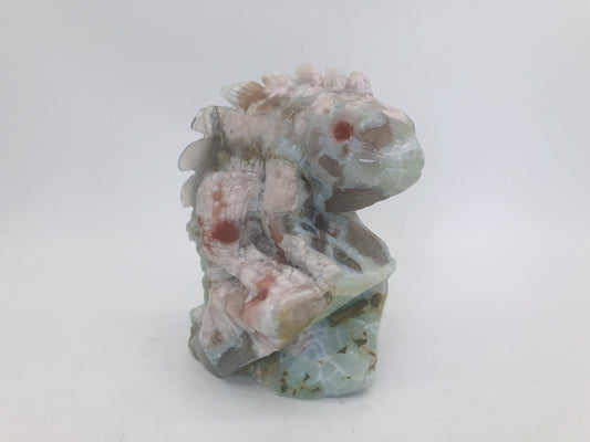 Green flower agate lizard carving