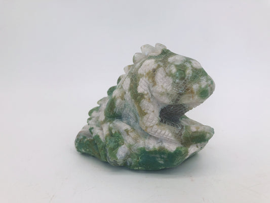 Green flower agate lizard carving