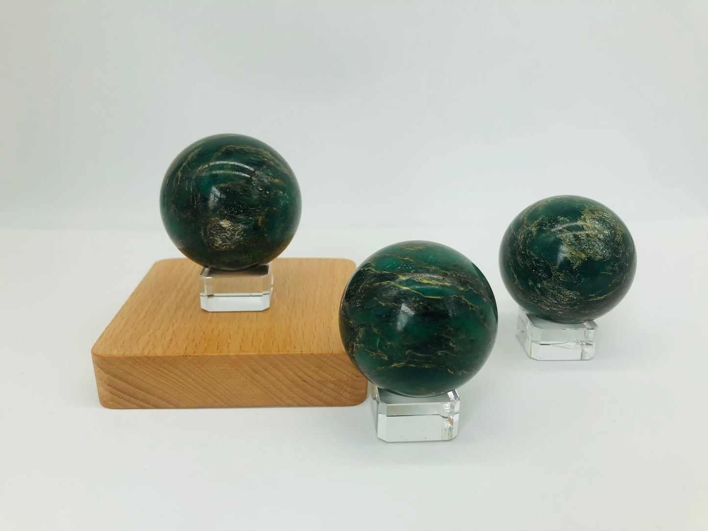 Emerald sphere