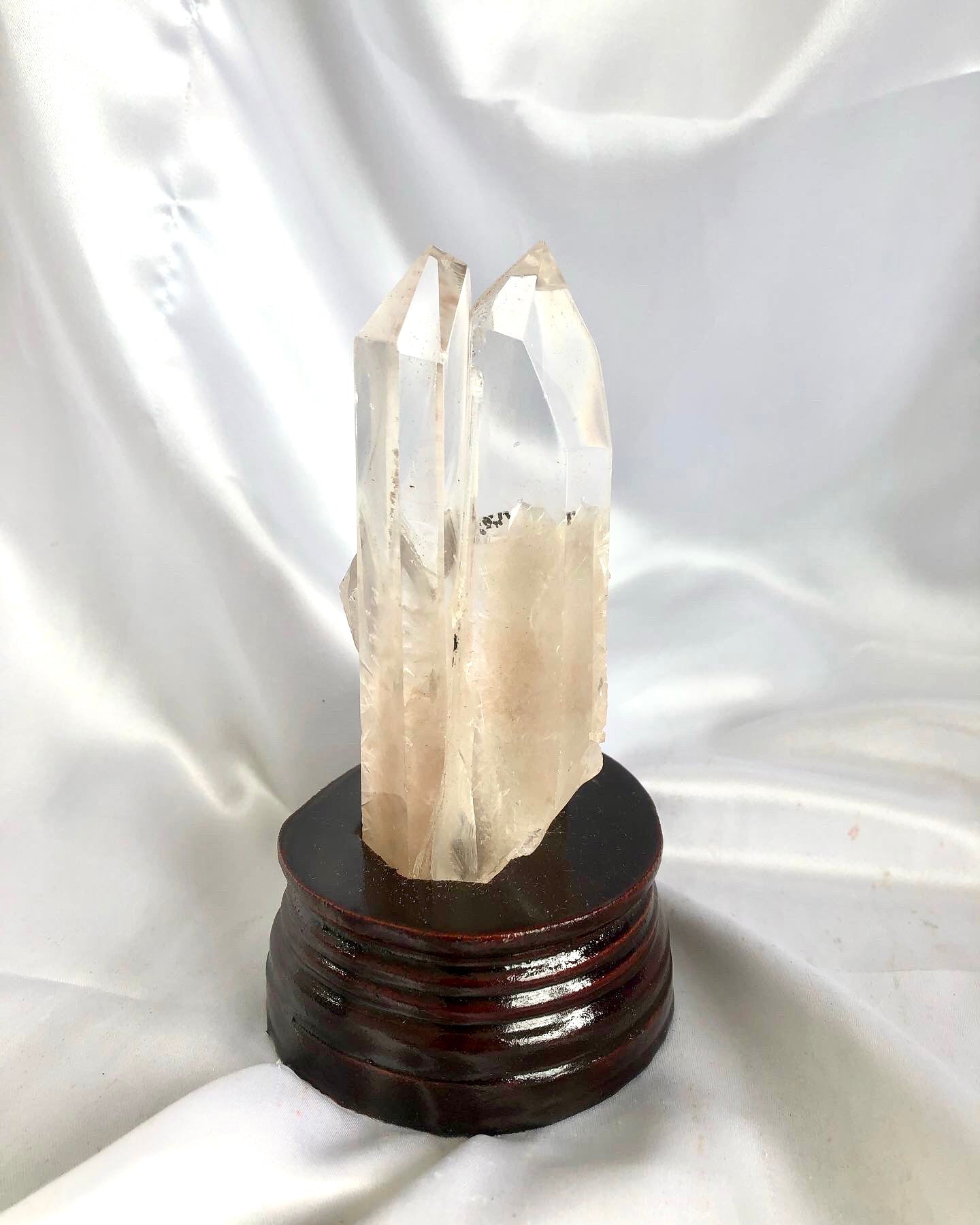 Clear quartz tower with stand