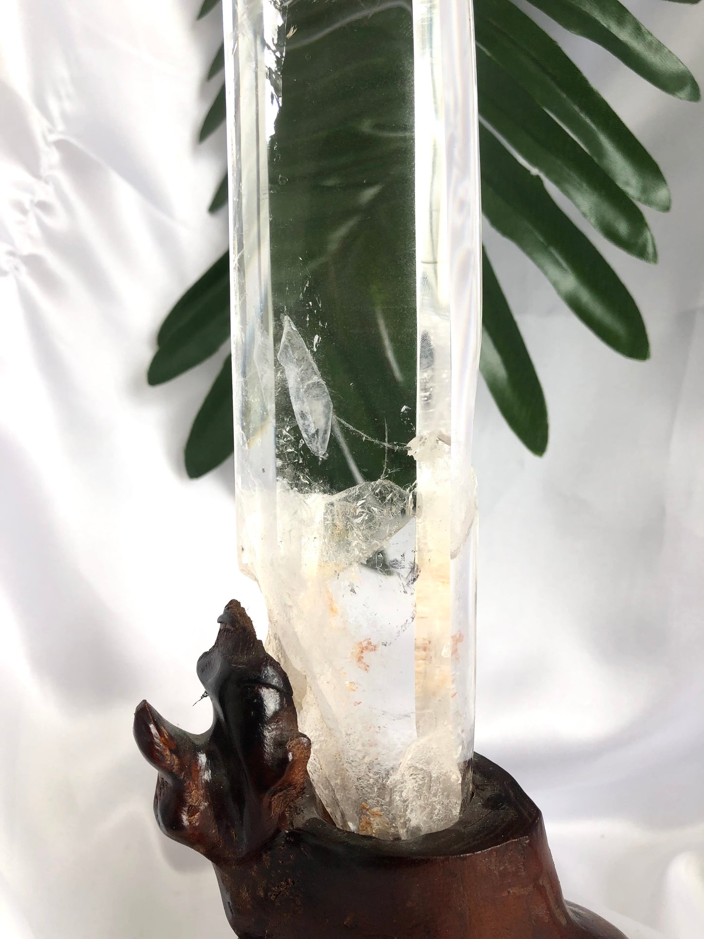 Clear quartz tower with stand