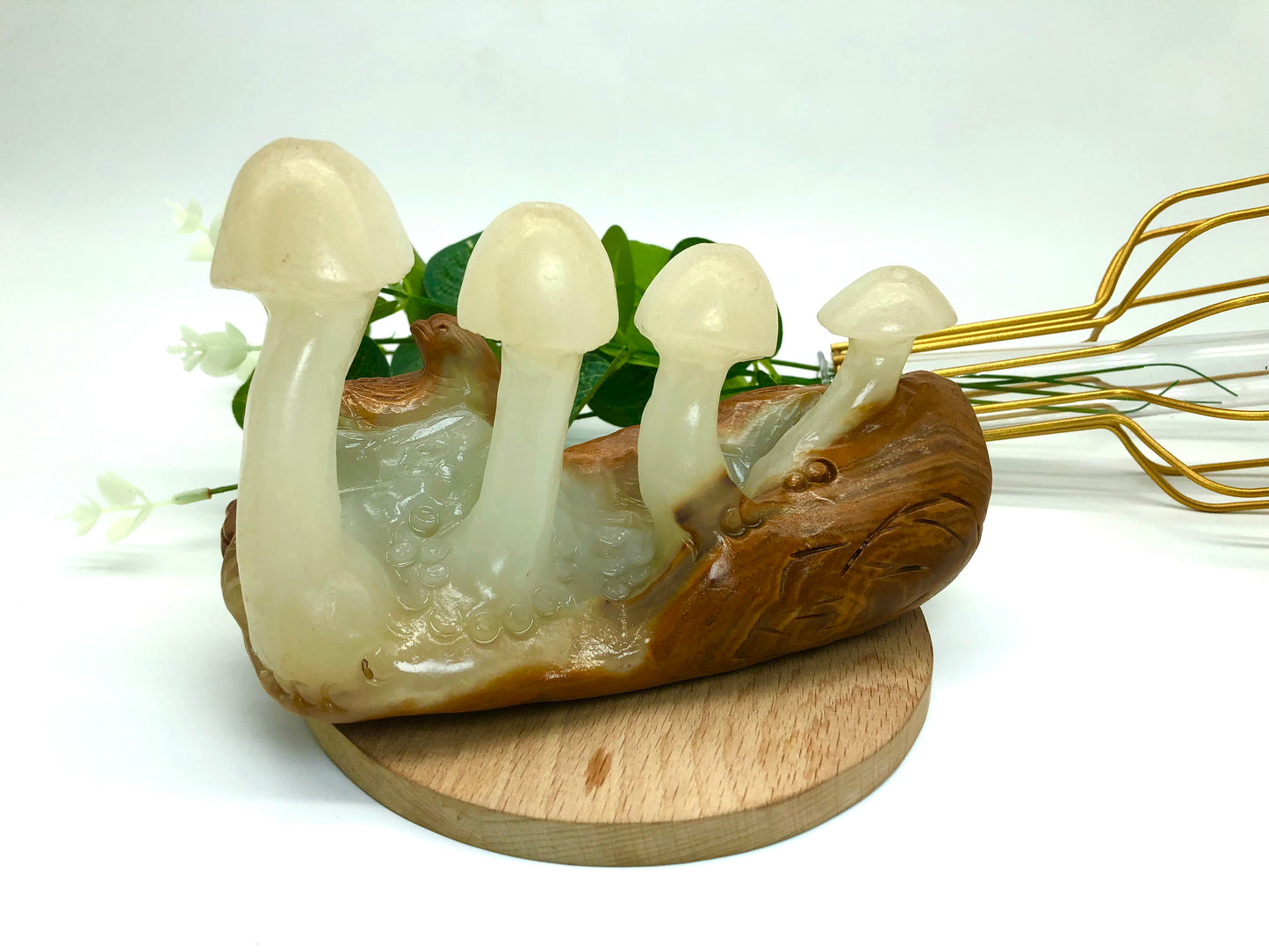 Jade mushroom carving