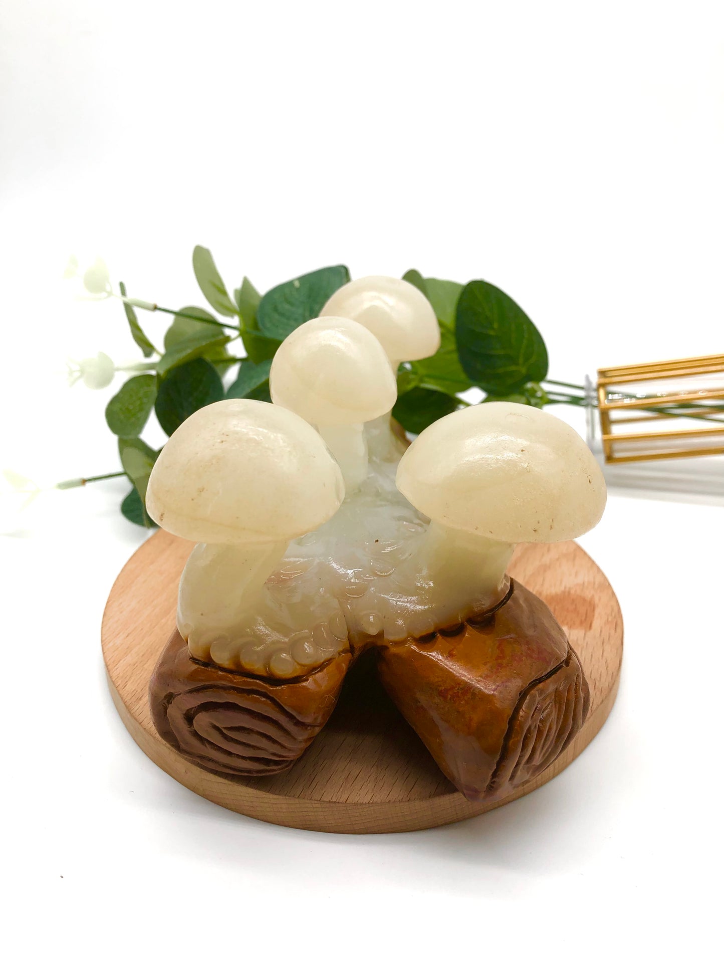 Jade mushroom carving
