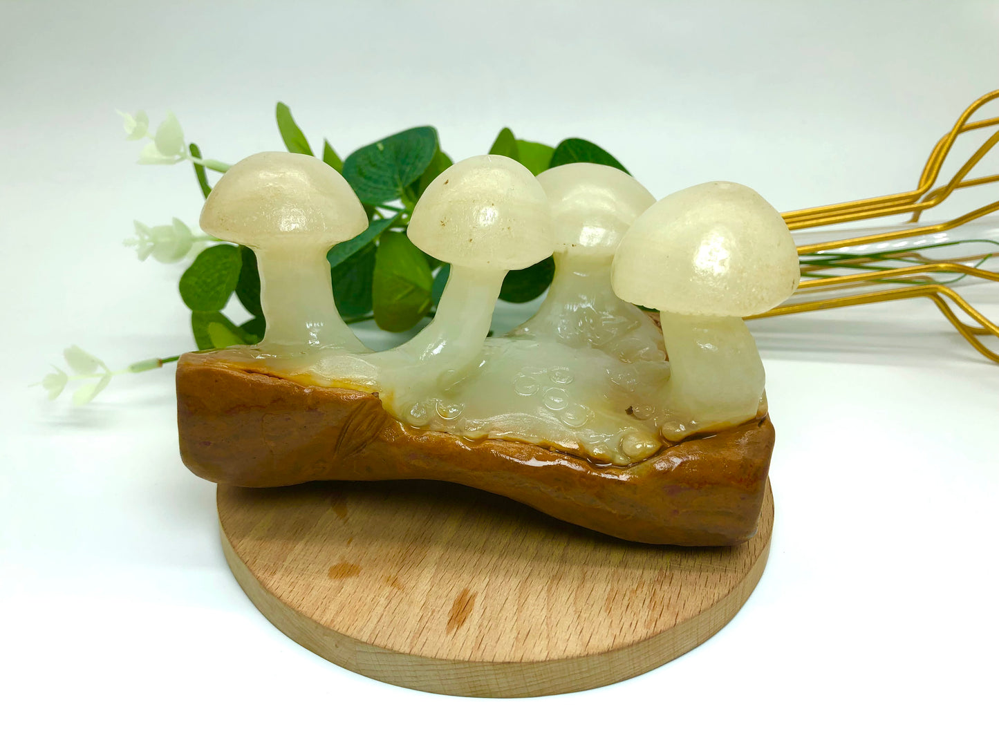 Jade mushroom carving