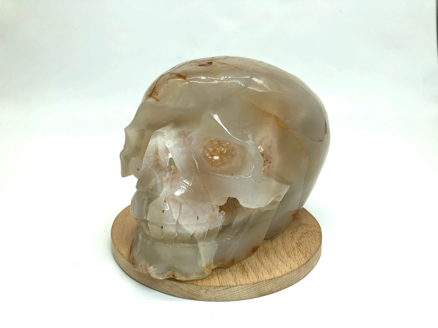 Druzy agate skull carving