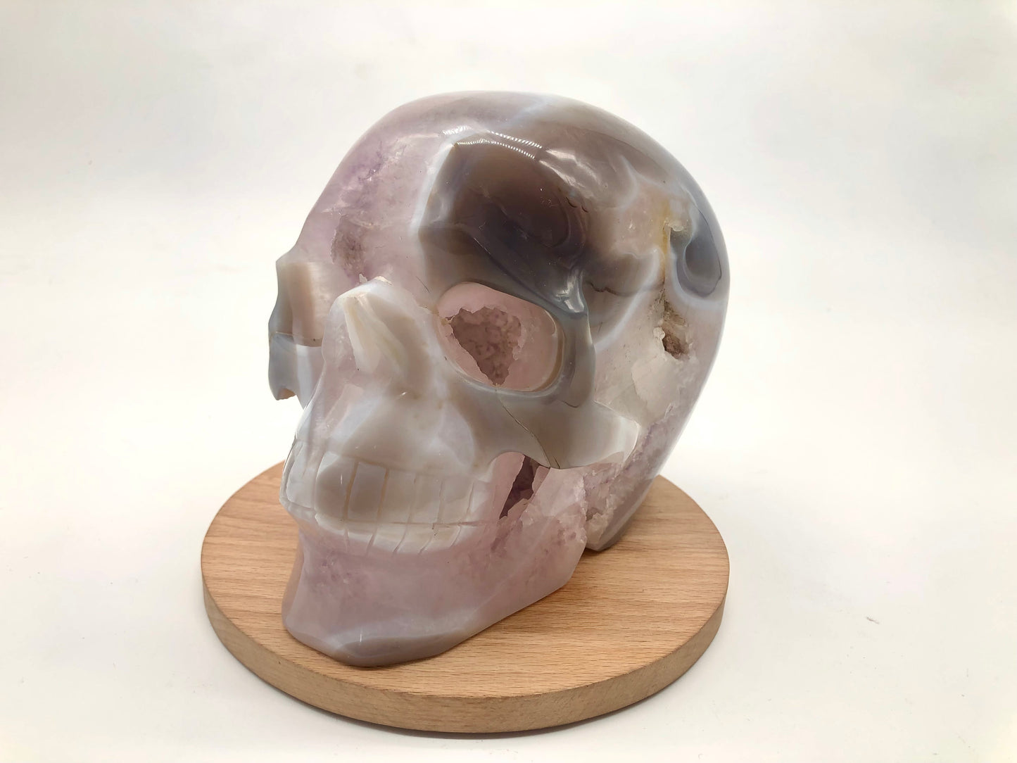 Druzy agate skull carving