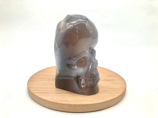 Agate skull carving